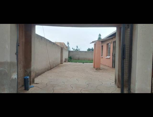 2 BEDROOM HOUSE FOR SALE IN PROTEA GLEN EXT